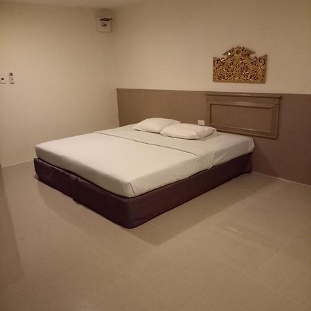 Tongpoon Hotel Bangkok Buitenkant foto