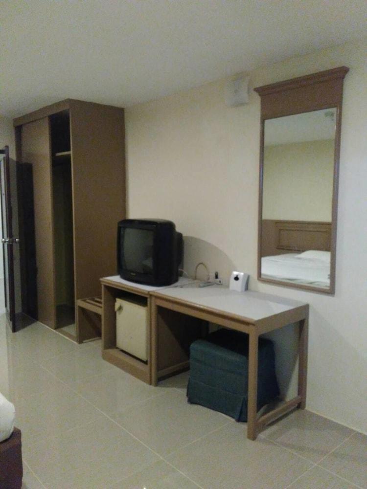 Tongpoon Hotel Bangkok Buitenkant foto