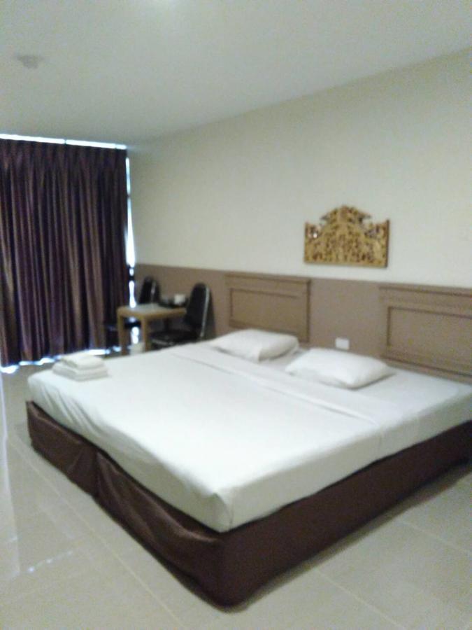 Tongpoon Hotel Bangkok Buitenkant foto