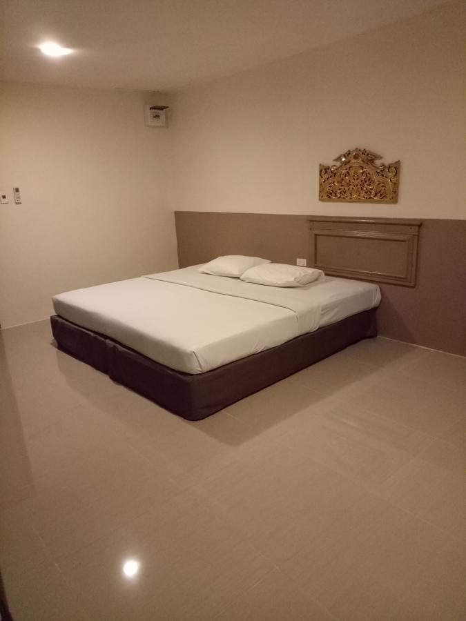 Tongpoon Hotel Bangkok Buitenkant foto