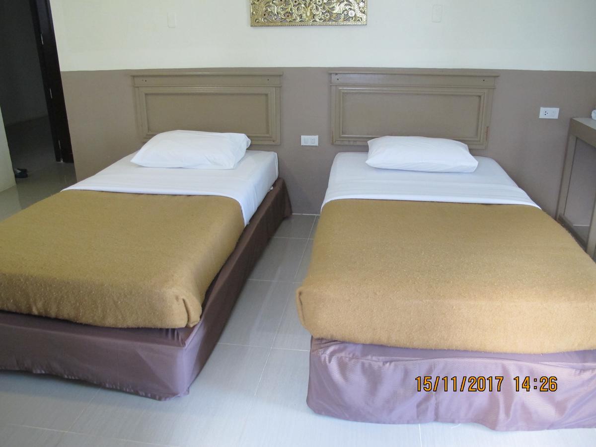 Tongpoon Hotel Bangkok Buitenkant foto