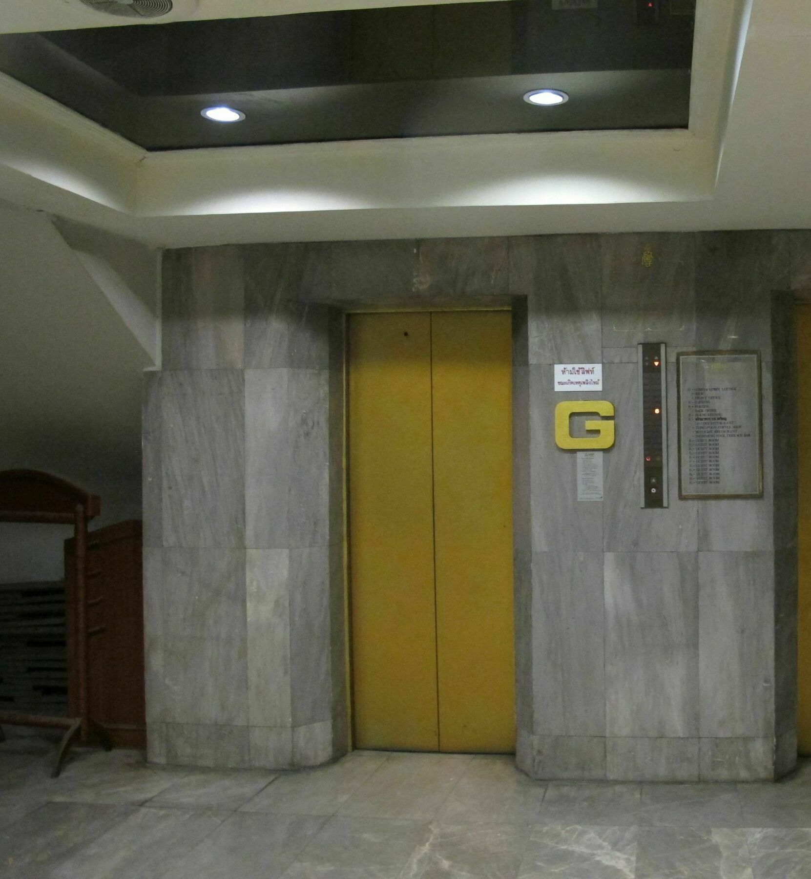 Tongpoon Hotel Bangkok Buitenkant foto