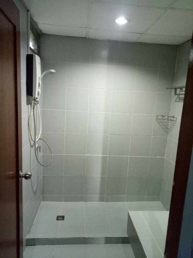 Tongpoon Hotel Bangkok Buitenkant foto